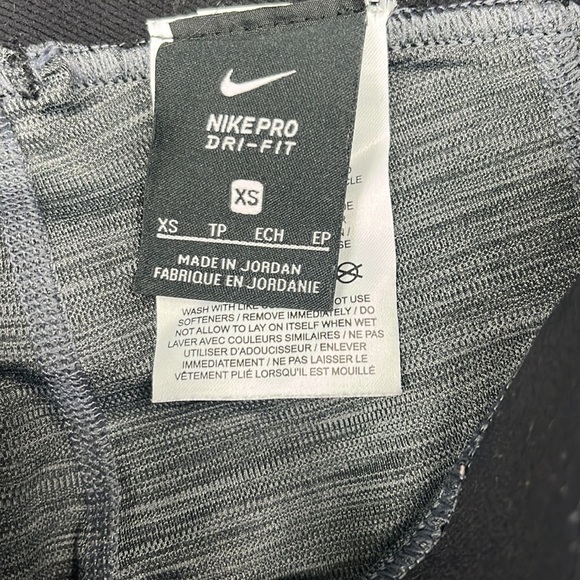 3 pair of Nike full length leggings. Like new! 2 sz xs and black sz small. - Picture 5 of 9